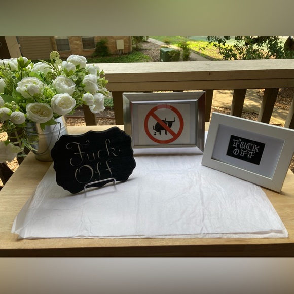 Handmade Wooden Plaque Painted black with White calligraphy lettering FUCK OFF - Picture 4 of 4